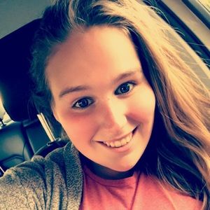 Meet your Posher, Desiree